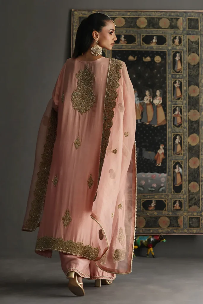 Aila Festive 24 Ktd4106 By Deepak Perwani