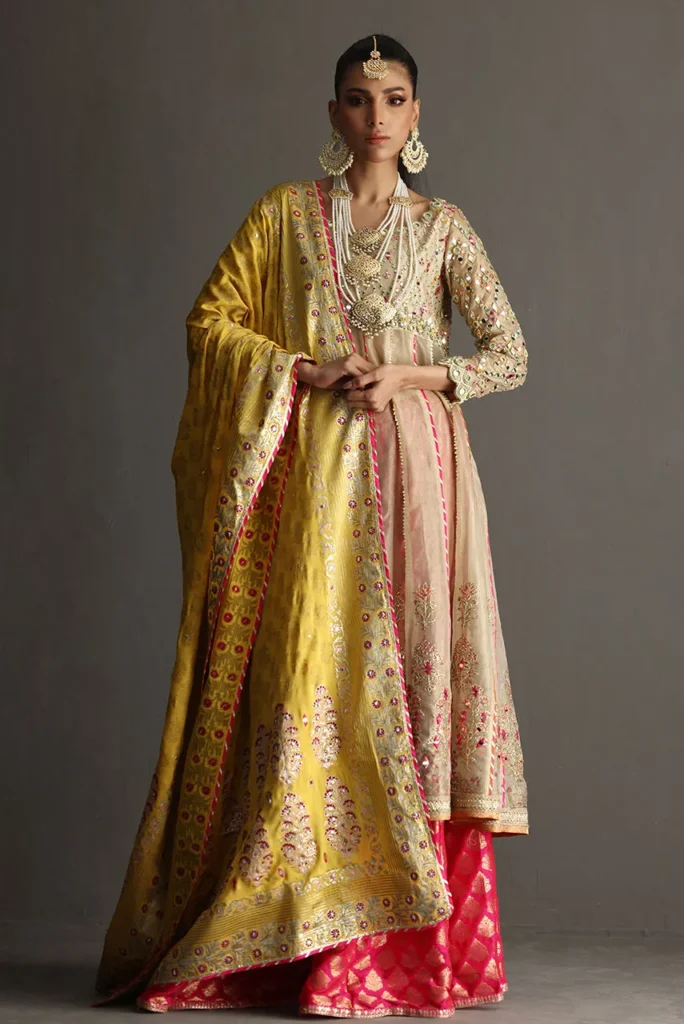 Aila Festive 24 Ktd4084 By Deepak Perwani