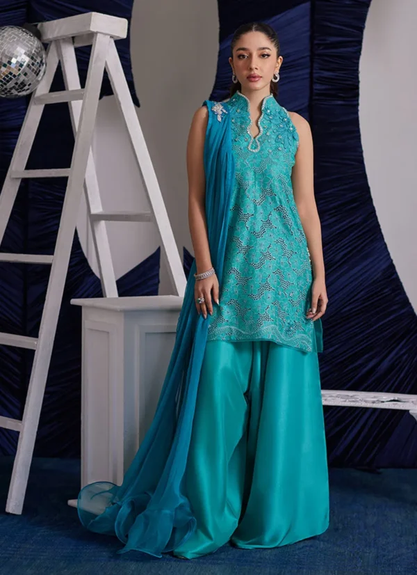 Farah Talib Aziz Luna Eid 25 | Binx Aqua