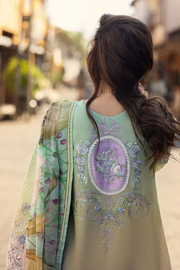 Mushq Luxury Lawn - Glittering Grace