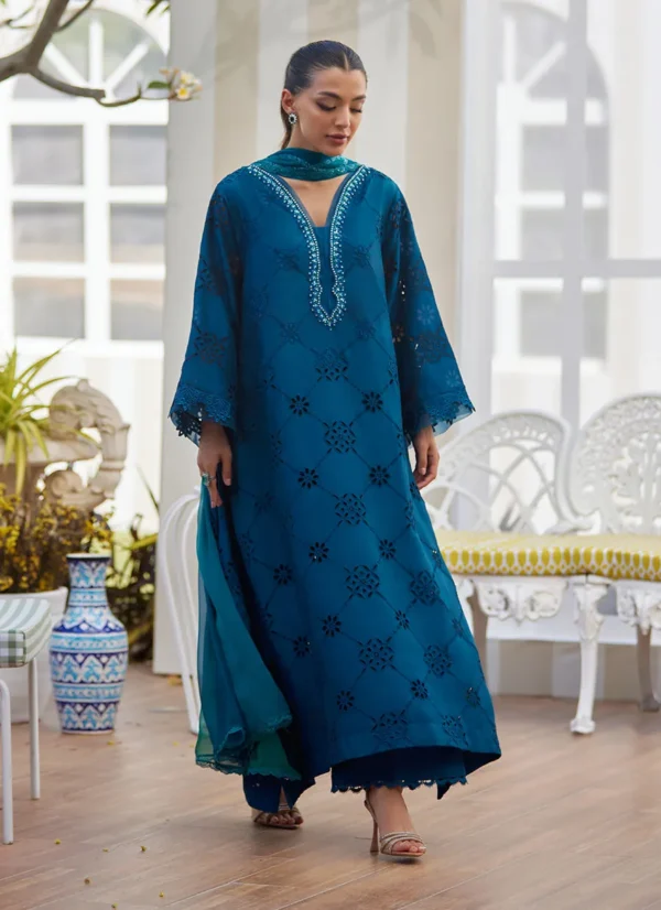 Farah Talib Aziz Tara Eid Luxe 25 - Cela