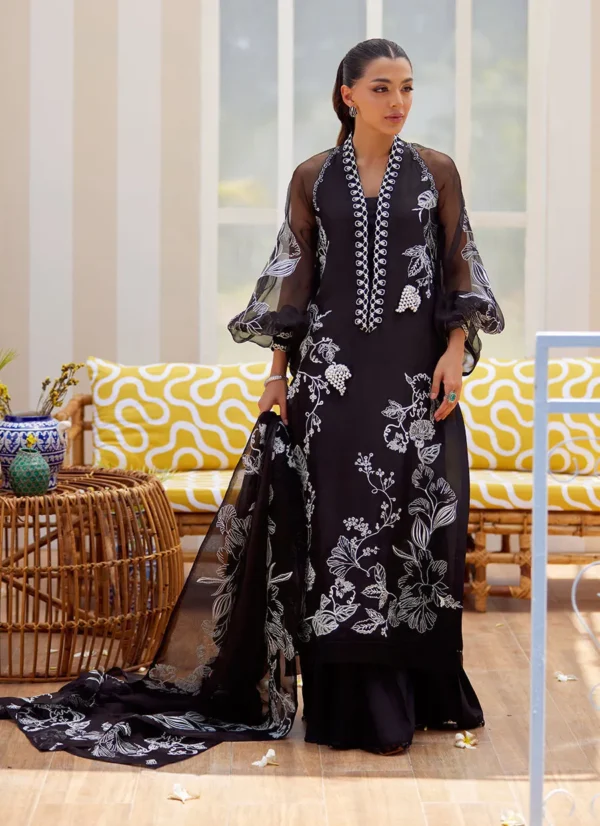 Farah Talib Aziz Tara Eid Luxe 25 - Reina