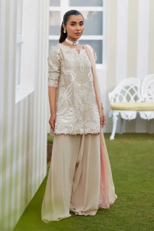 Farah Talib Aziz Tara Eid Luxe 25 - Danika