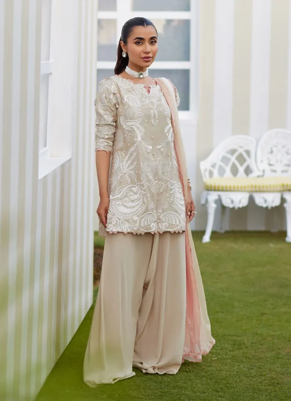 Farah Talib Aziz Tara Eid Luxe 25 - Danika