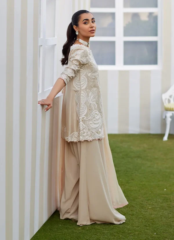 Farah Talib Aziz Tara Eid Luxe 25 - Danika