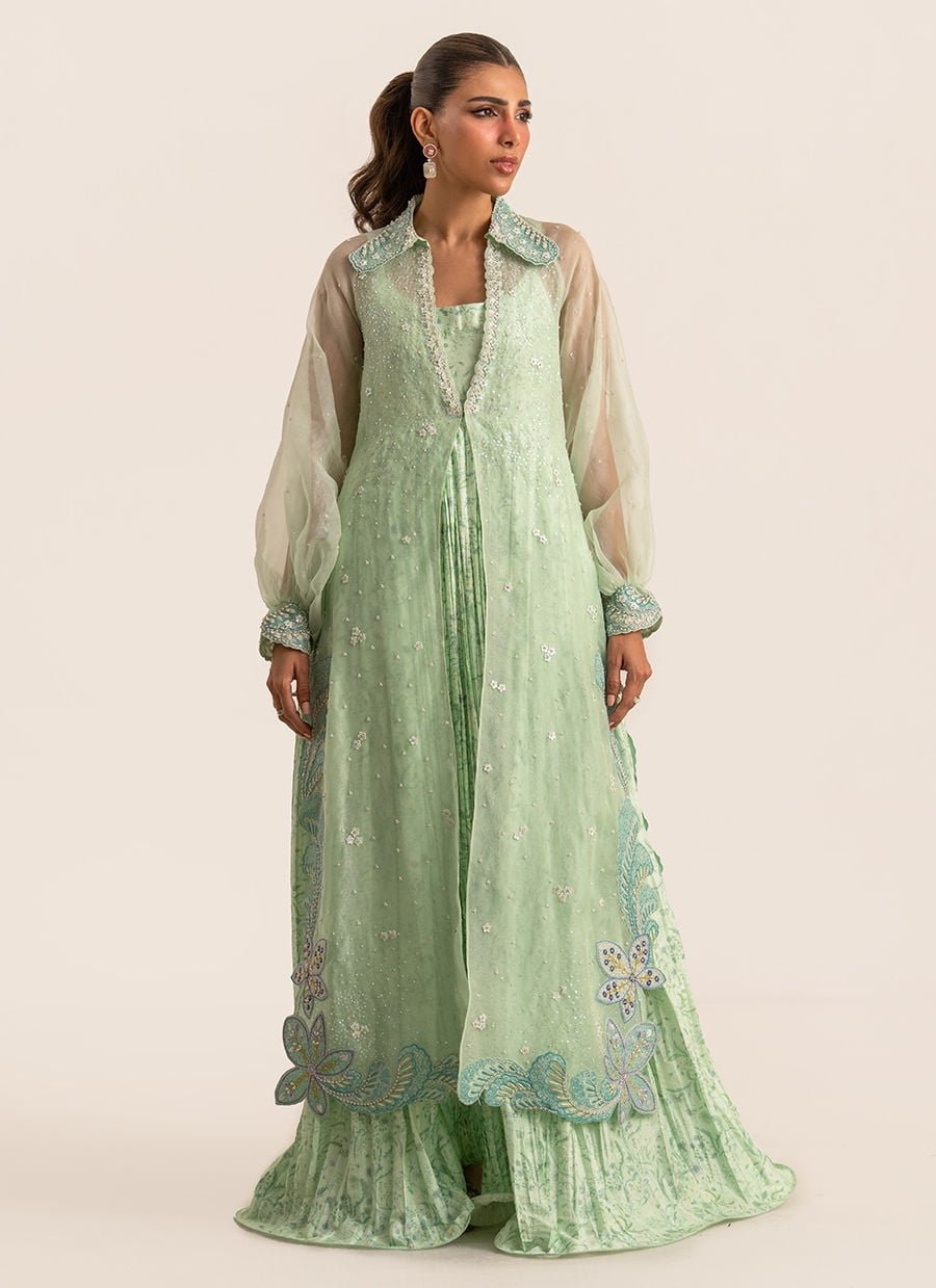 Farah Talib Aziz Lea Luxe - Belly